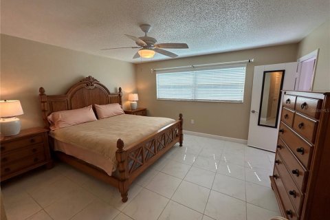 Condo in Bradenton, Florida, 2 bedrooms № 2102358 - photo 14