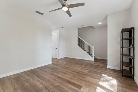 Touwnhouse à vendre à Lake Mary, Floride: 3 chambres, 203.18 m2 № 2424344 - photo 3