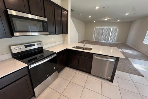 Casa en alquiler en Kissimmee, Florida, 3 dormitorios, 165.55 m2 № 1906079 - foto 2