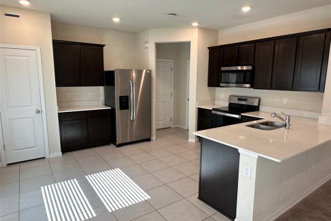 Casa en alquiler en Kissimmee, Florida, 3 dormitorios, 165.55 m2 № 1906079 - foto 4
