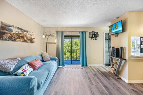 Condo in Merrit Island, Florida, 2 bedrooms № 2236116 - photo 4