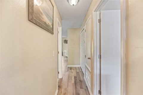 Condo in Merrit Island, Florida, 2 bedrooms № 2236116 - photo 12