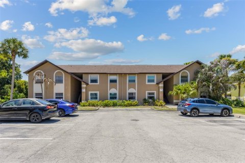 Condo in Merrit Island, Florida, 2 bedrooms № 2236116 - photo 21
