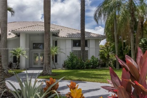 Снять в аренду виллу или дом в Плантация, Флорида 5 спален, 460.24м2, № 1921409 - фото 2
