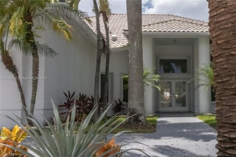 Снять в аренду виллу или дом в Плантация, Флорида 5 спален, 460.24м2, № 1921409 - фото 19