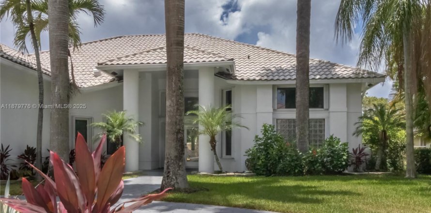 Дом в Плантация, Флорида 5 спален, 460.24м2 № 1921409