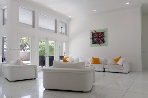 Снять в аренду виллу или дом в Плантация, Флорида 5 спален, 460.24м2, № 1921409 - фото 6