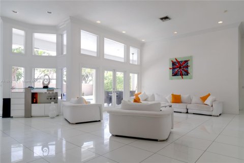 Снять в аренду виллу или дом в Плантация, Флорида 5 спален, 460.24м2, № 1921409 - фото 5