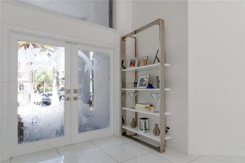 Снять в аренду виллу или дом в Плантация, Флорида 5 спален, 460.24м2, № 1921409 - фото 3