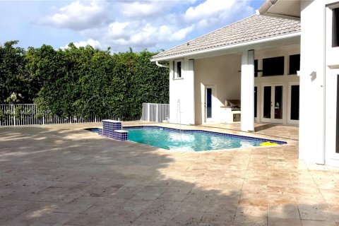 Снять в аренду виллу или дом в Плантация, Флорида 5 спален, 460.24м2, № 1921409 - фото 16