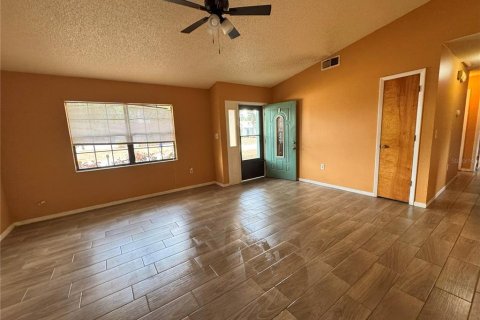 House in Lakeland, Florida 3 bedrooms, 105.17 sq.m. № 1677980 - photo 6