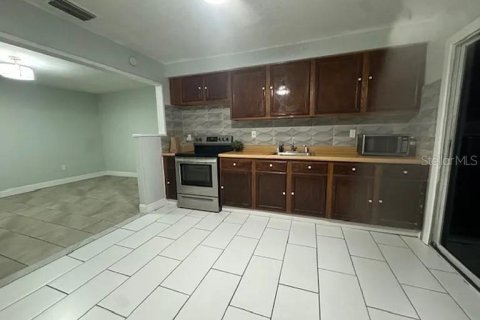 Casa en alquiler en Tampa, Florida, 2 dormitorios, 66.89 m2 № 1885712 - foto 6