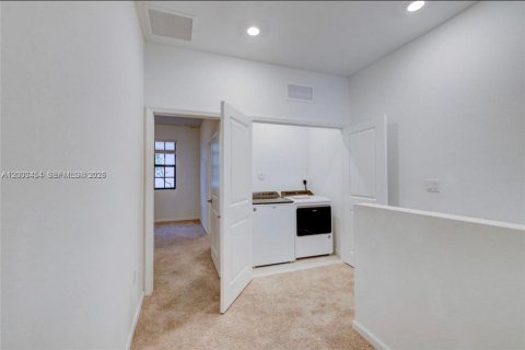 Купить таунхаус в Флорида-Сити, Флорида 3 спальни, 136.19м2, № 2067468 - фото 7