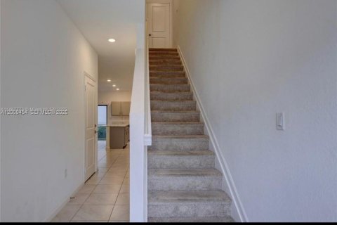 Купить таунхаус в Флорида-Сити, Флорида 3 спальни, 136.19м2, № 2067468 - фото 6