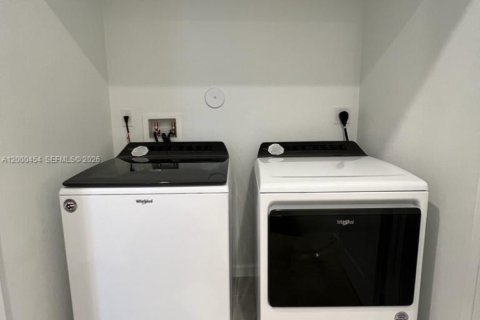 Купить таунхаус в Флорида-Сити, Флорида 3 спальни, 136.19м2, № 2067468 - фото 16