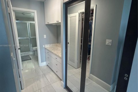 Copropriété à louer à Pembroke Pines, Floride: 1 chambre, 74.32 m2 № 2255950 - photo 14