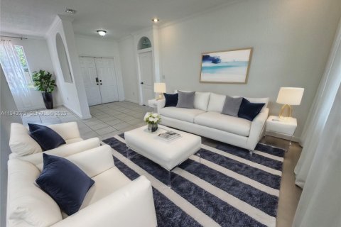 Villa ou maison à vendre à Miramar, Floride: 4 chambres, 188.78 m2 № 2005087 - photo 2