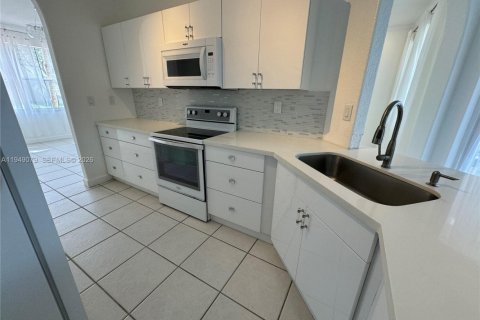 Villa ou maison à vendre à Miramar, Floride: 4 chambres, 188.78 m2 № 2005087 - photo 16