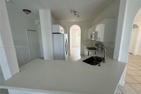 Villa ou maison à vendre à Miramar, Floride: 4 chambres, 188.78 m2 № 2005087 - photo 15