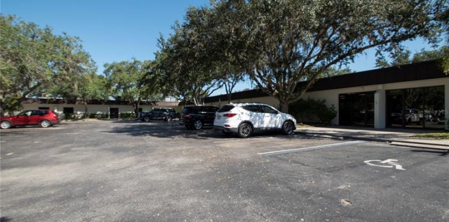 Commercial property in Port Charlotte, Florida 185.62 sq.m. № 293913