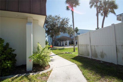Commercial property in Port Charlotte, Florida 185.62 sq.m. № 293913 - photo 2