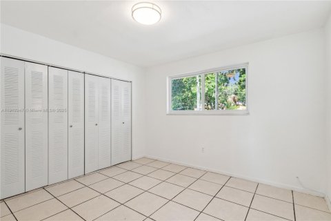 Appartement à louer à Miami, Floride: 2 chambres, 302.21 m2 № 1968758 - photo 5
