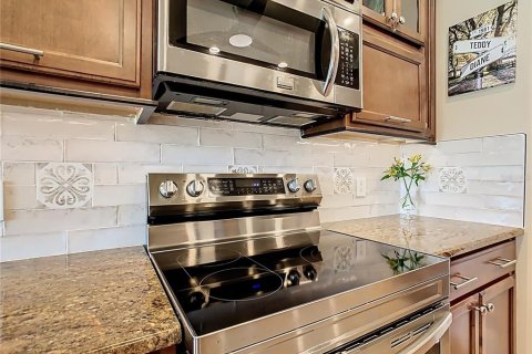 Casa en venta en Kissimmee, Florida, 2 dormitorios, 138.52 m2 № 1902327 - foto 18