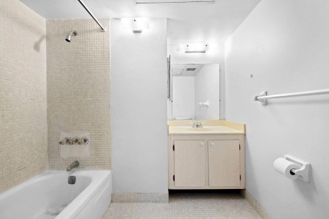 Condominio en venta en Oakland Park, Florida, 1 dormitorio, 70.61 m2 № 2088269 - foto 21