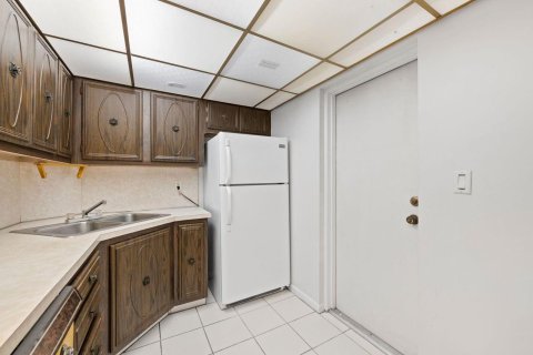 Condominio en venta en Oakland Park, Florida, 1 dormitorio, 70.61 m2 № 2088269 - foto 8