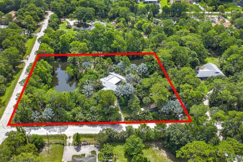 House in Jupiter, Florida 5 bedrooms, 191.56 sq.m. № 2260388