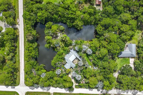 House in Jupiter, Florida 5 bedrooms, 191.56 sq.m. № 2260388 - photo 4