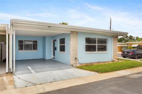 House in Largo, Florida 2 bedrooms, 126.9 sq.m. № 1832090 - photo 2
