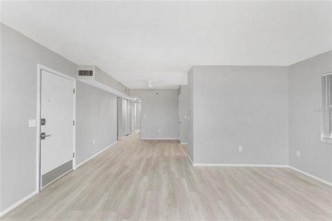 House in Largo, Florida 2 bedrooms, 126.9 sq.m. № 1832090 - photo 6