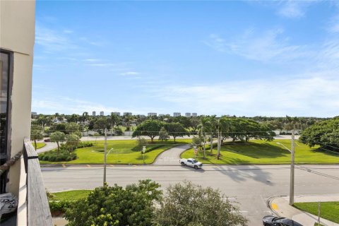 Condo in Boca Raton, Florida, 1 bedroom № 2169821 - photo 13