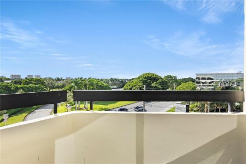 Condo in Boca Raton, Florida, 1 bedroom № 2169821 - photo 17