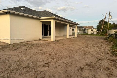 Villa ou maison à vendre à Port St. Lucie, Floride: 4 chambres, 222.97 m2 № 1966227 - photo 7
