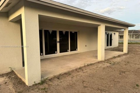 Villa ou maison à vendre à Port St. Lucie, Floride: 4 chambres, 222.97 m2 № 1966227 - photo 8