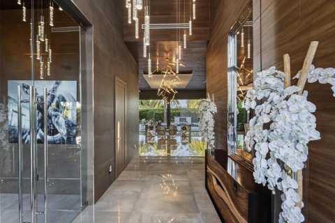 Casa en venta en Fort Lauderdale, Florida, 5 dormitorios, 566.7 m2 № 2340902 - foto 8