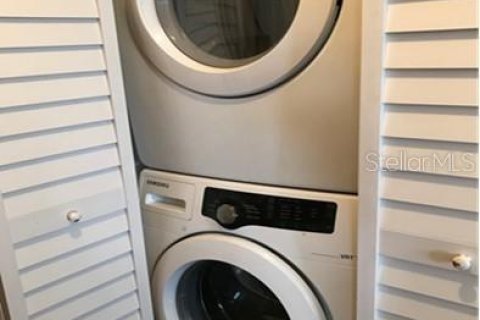 Condominio en alquiler en Sarasota, Florida, 2 dormitorios, 113.71 m2 № 1640283 - foto 13