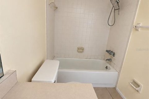 Appartement à louer à Bradenton, Floride: 3 chambres, 195.84 m2 № 2386321 - photo 12
