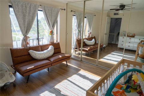 Townhouse in Palm Springs, Florida 3 bedrooms, 143.07 sq.m. № 1748829 - photo 10