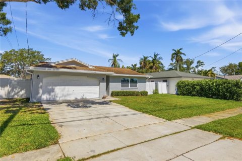 Villa ou maison à vendre à Saint Petersburg, Floride: 3 chambres, 127.55 m2 № 2227702 - photo 30