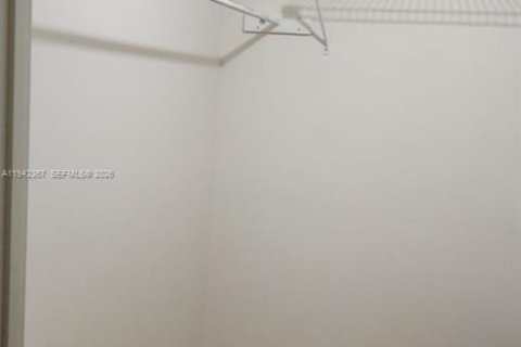 Condominio en venta en Doral, Florida, 1 dormitorio, 71.53 m2 № 2001161 - foto 17