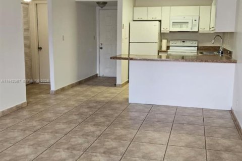 Copropriété à vendre à Doral, Floride: 1 chambre, 71.53 m2 № 2001161 - photo 4