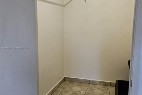 Copropriété à vendre à Doral, Floride: 1 chambre, 71.53 m2 № 2001161 - photo 11