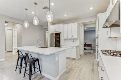 Casa en alquiler en Wesley Chapel, Florida, 4 dormitorios, 224.82 m2 № 1869847 - foto 5