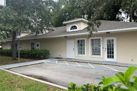 Commercial property in Kissimmee, Florida 274.25 sq.m. № 2230075 - photo 2