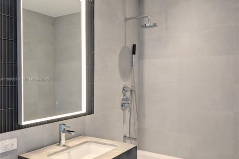 Condo in Miami Beach, Florida, 3 bedrooms  № 2060773 - photo 3