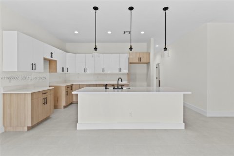 Casa en venta en Port St. Lucie, Florida, 4 dormitorios, 199.46 m2 № 2080476 - foto 8