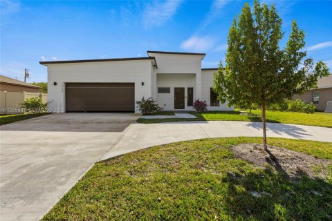 Casa en Port St. Lucie, Florida 4 dormitorios, 199.46 m2 № 2080476